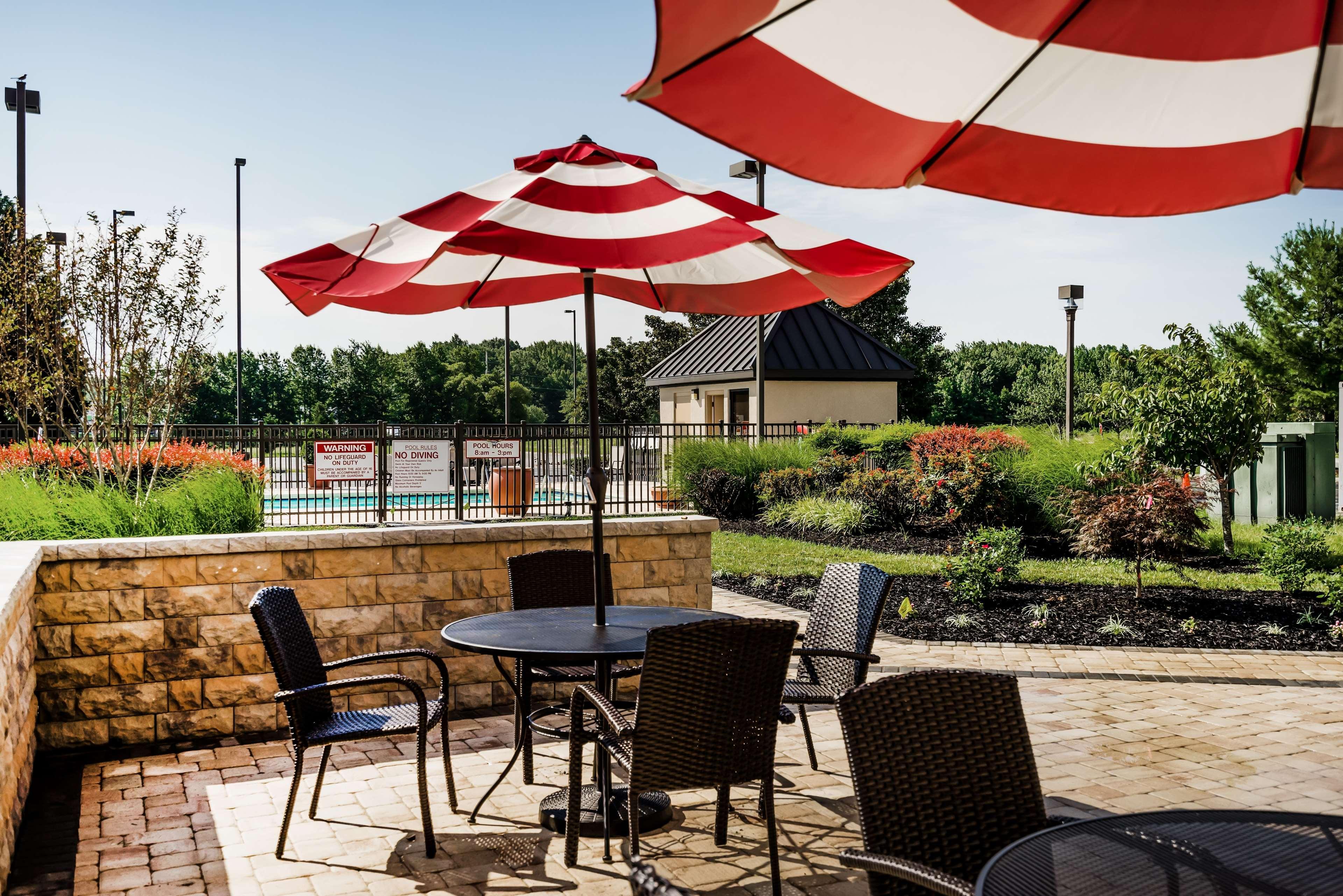 Hampton Inn Доувър Екстериор снимка
