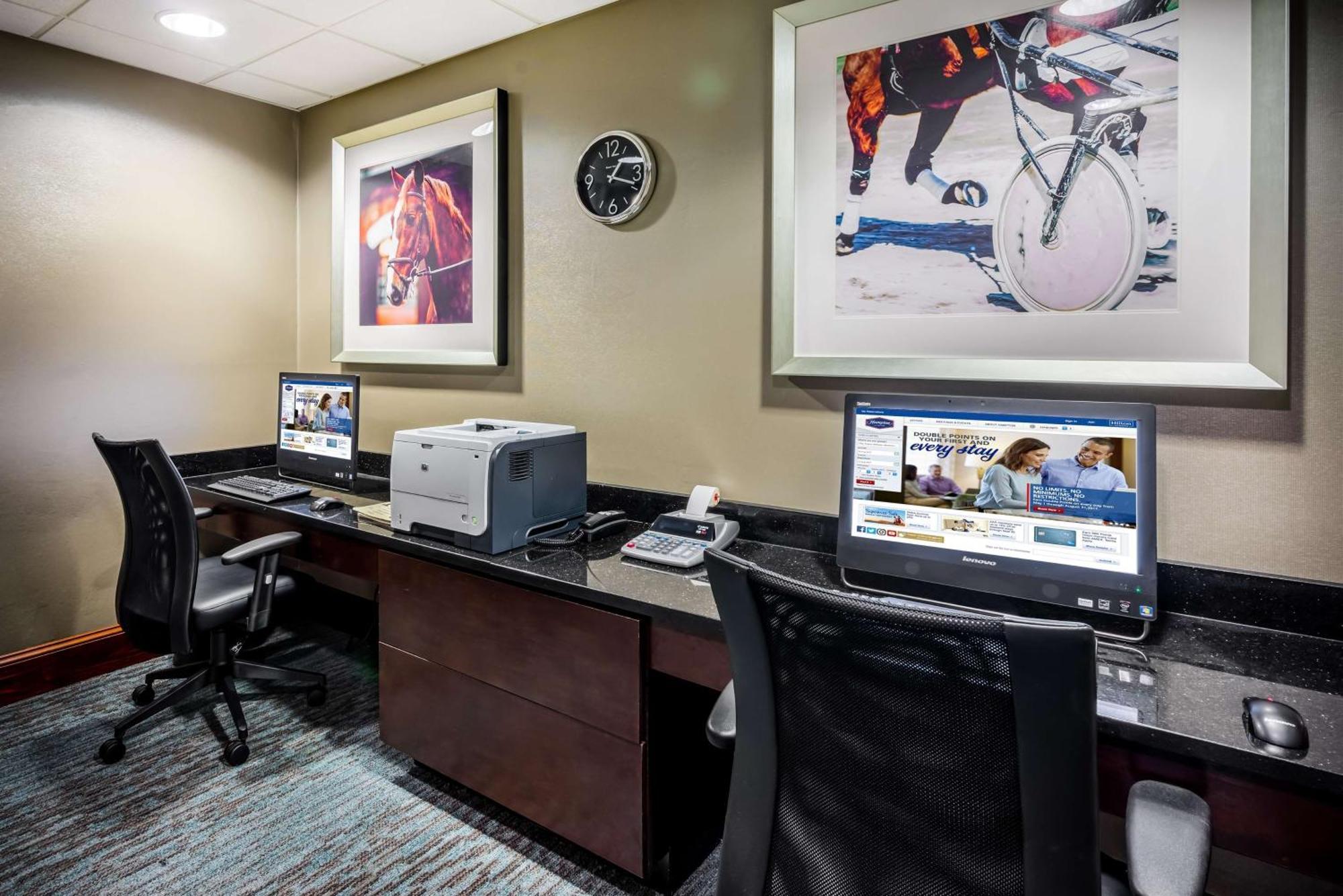 Hampton Inn Доувър Екстериор снимка