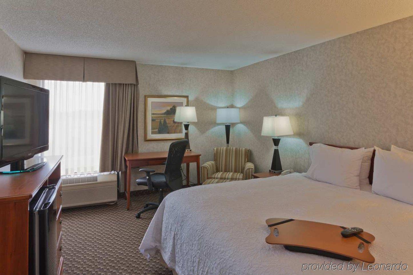 Hampton Inn Доувър Екстериор снимка