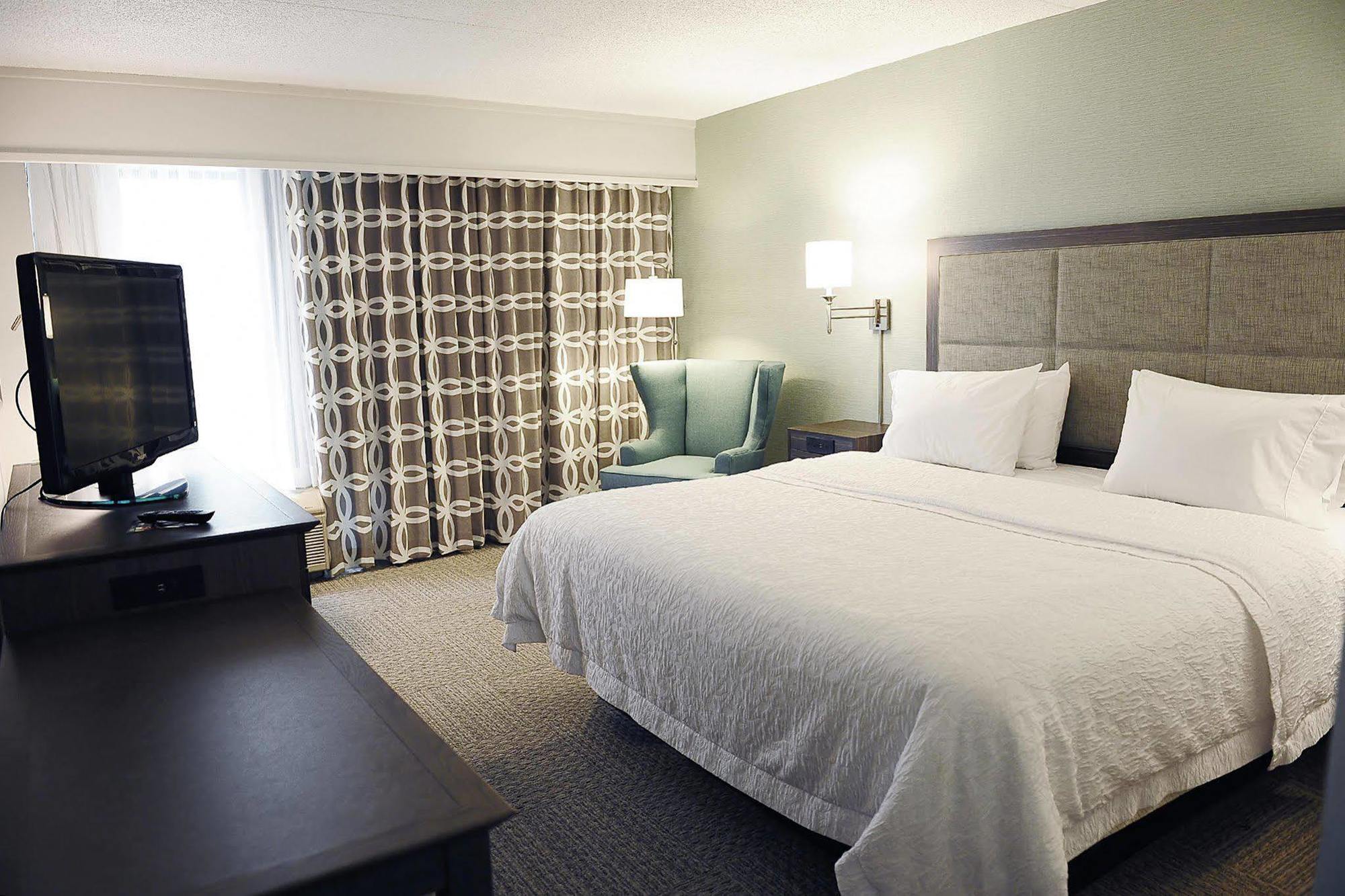 Hampton Inn Доувър Екстериор снимка