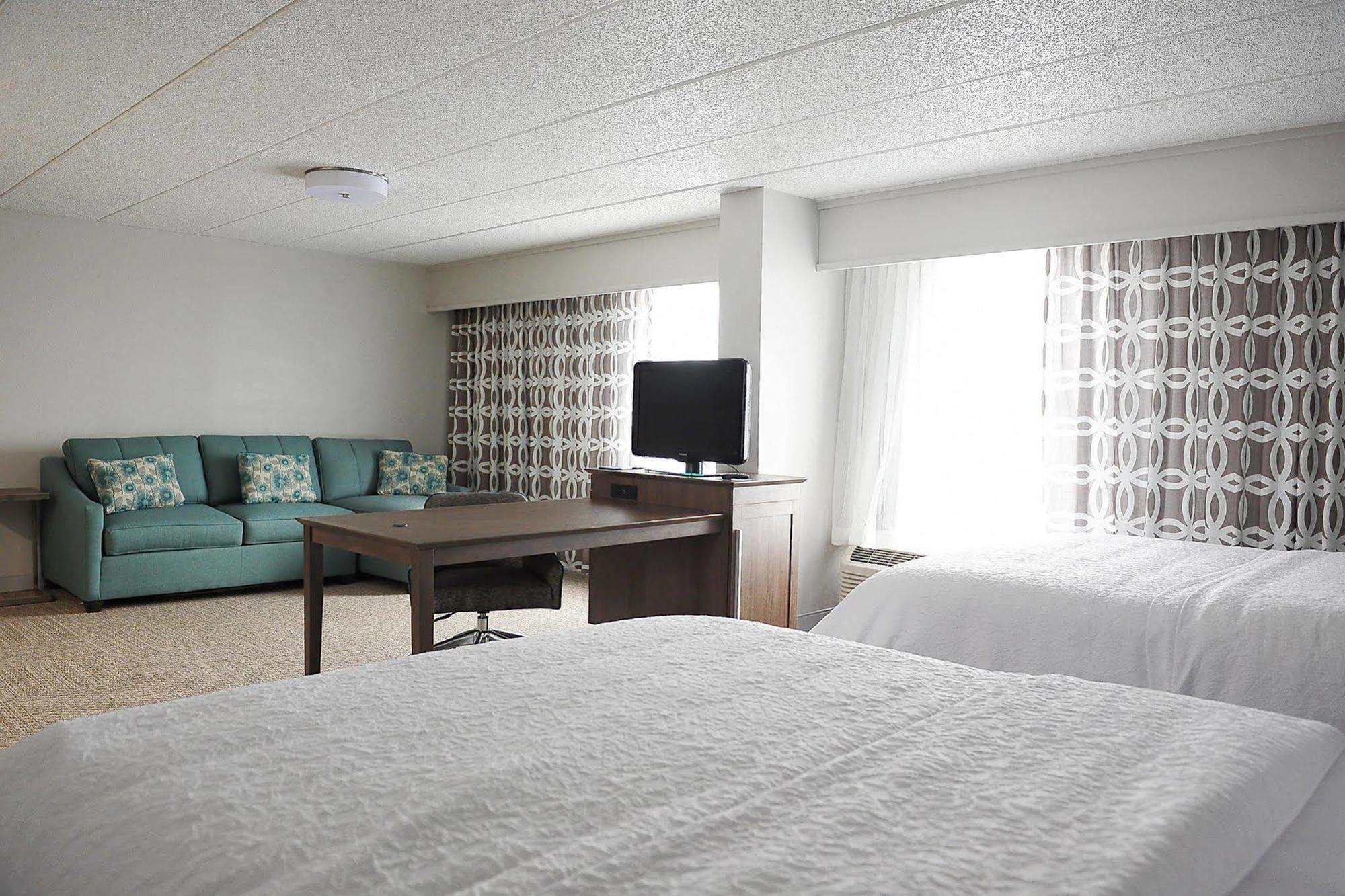 Hampton Inn Доувър Екстериор снимка