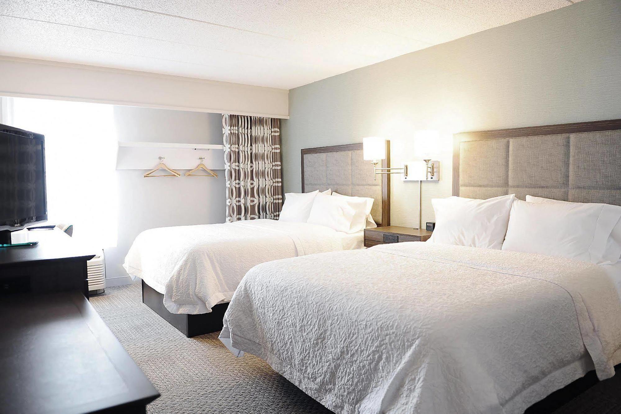 Hampton Inn Доувър Екстериор снимка